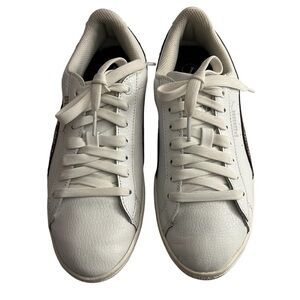 PUMA SNEAKERS, Women’s Sz 6.5, White Leather Sneakers w/ Snake Print Form Strip.